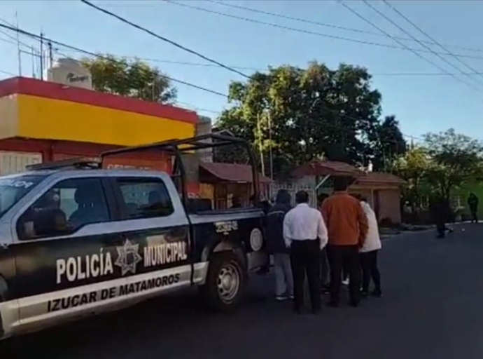 Lo matan y lo dejan tirado afuera de un bar en Izúcar de Matamoros 